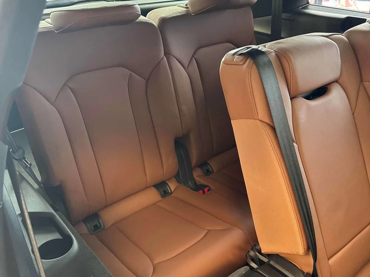 Audi Q7 * Technik * S-LINE* DISTRONIC* ОБДУХВАНЕ* B&O* , снимка 13 - Автомобили и джипове - 54478802