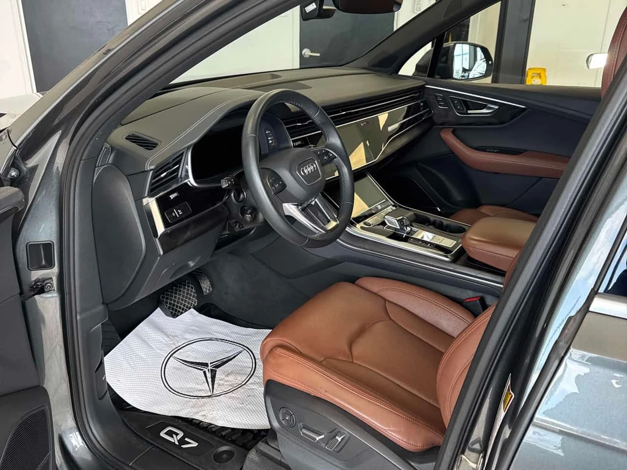 Audi Q7 * Technik * S-LINE* DISTRONIC* ОБДУХВАНЕ* B&O* , снимка 6 - Автомобили и джипове - 54478802