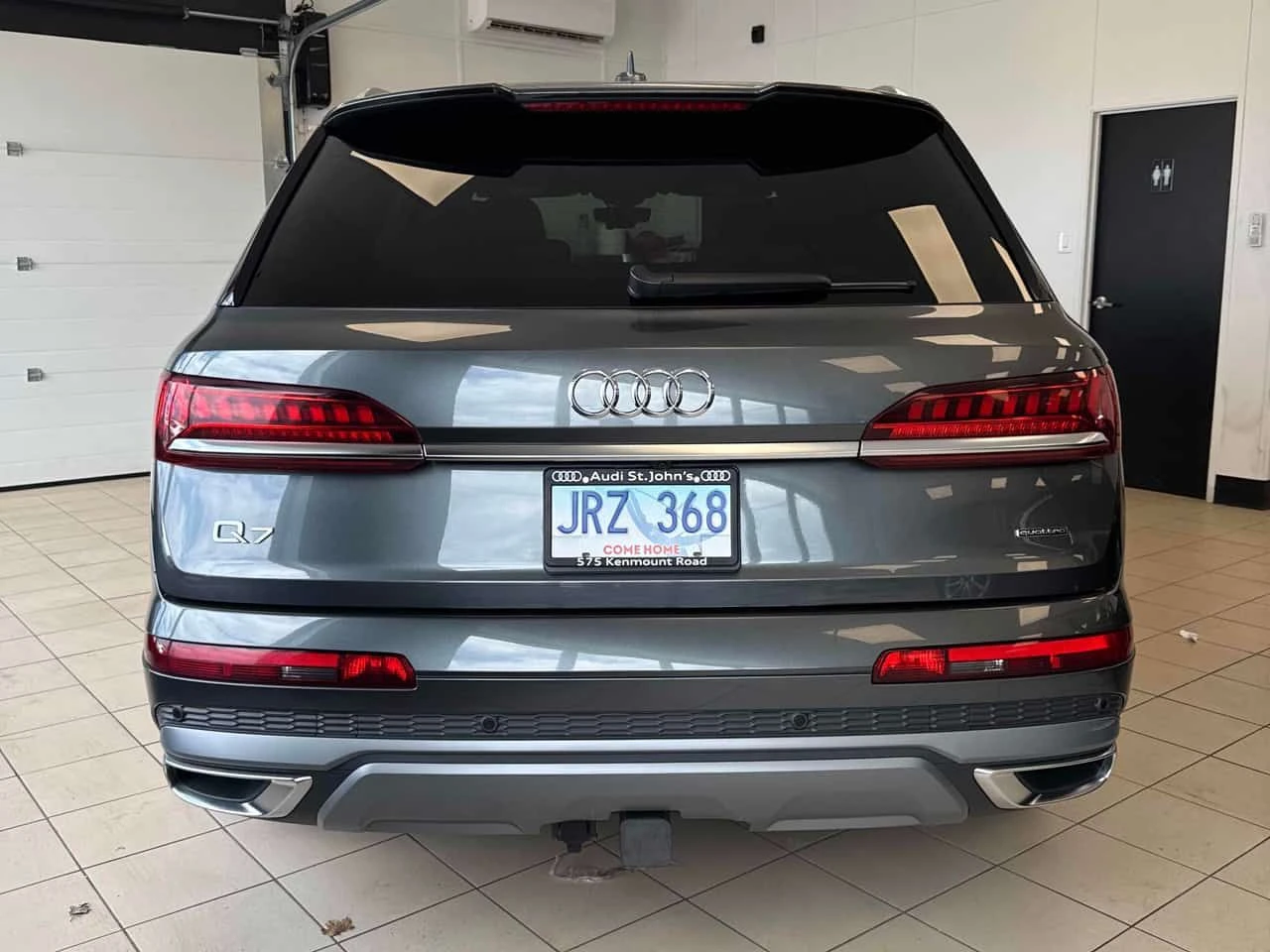 Audi Q7 * Technik * S-LINE* DISTRONIC* ОБДУХВАНЕ* B&O* , снимка 5 - Автомобили и джипове - 54478802