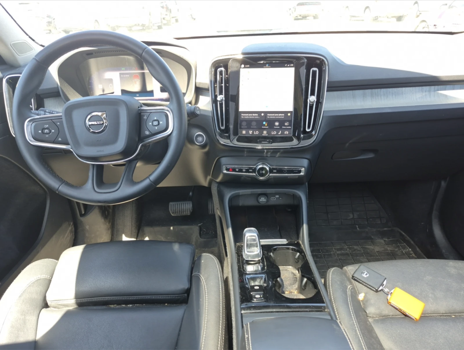 Volvo XC40 2025 Volvo XC40 ULTRA DARK THEME, снимка 7 - Автомобили и джипове - 54834027
