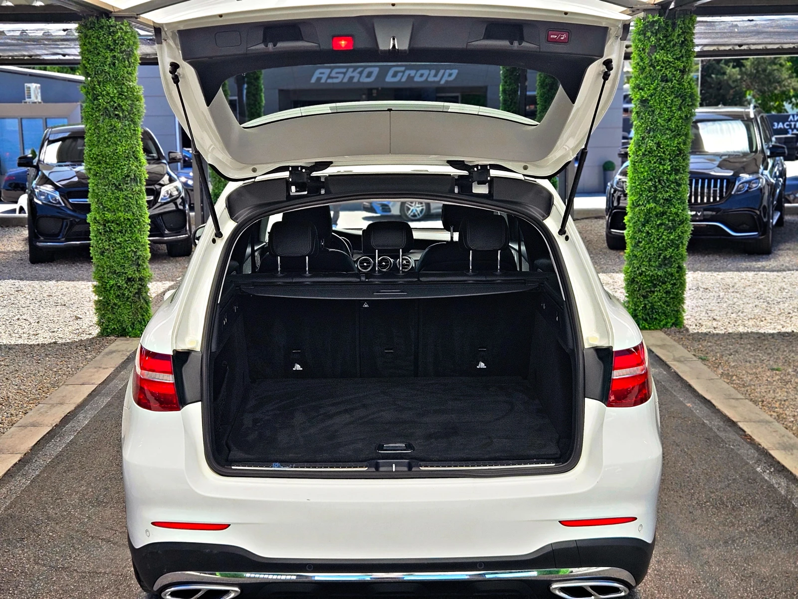 Mercedes-Benz GLC 250 AMG/GERMANY/9G TRON/CAMERA/BURMESTER/AIRMATIC/LIZI, снимка 8 - Автомобили и джипове - 54856432