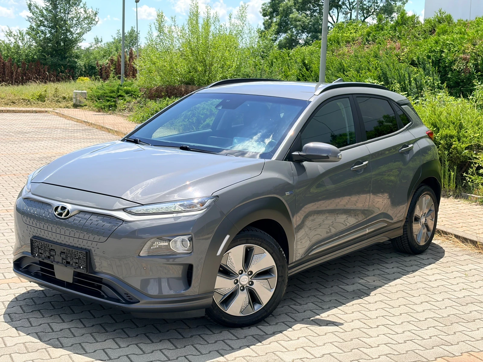 Hyundai Kona Premium 64 kWh 204kc ТЕРМОПОМПА КАМЕРА LED FUL!!!, снимка 2 - Автомобили и джипове - 55212567