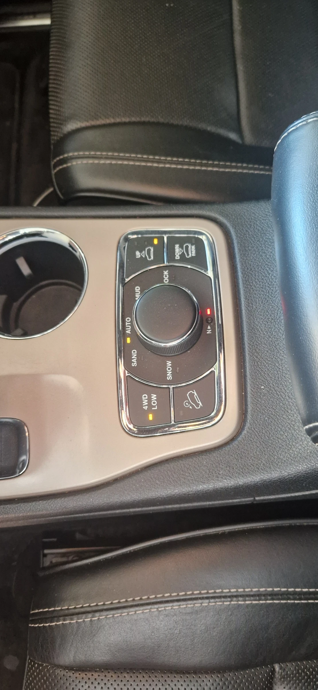 Jeep Grand cherokee 3.6 LPG, снимка 13 - Автомобили и джипове - 55716777