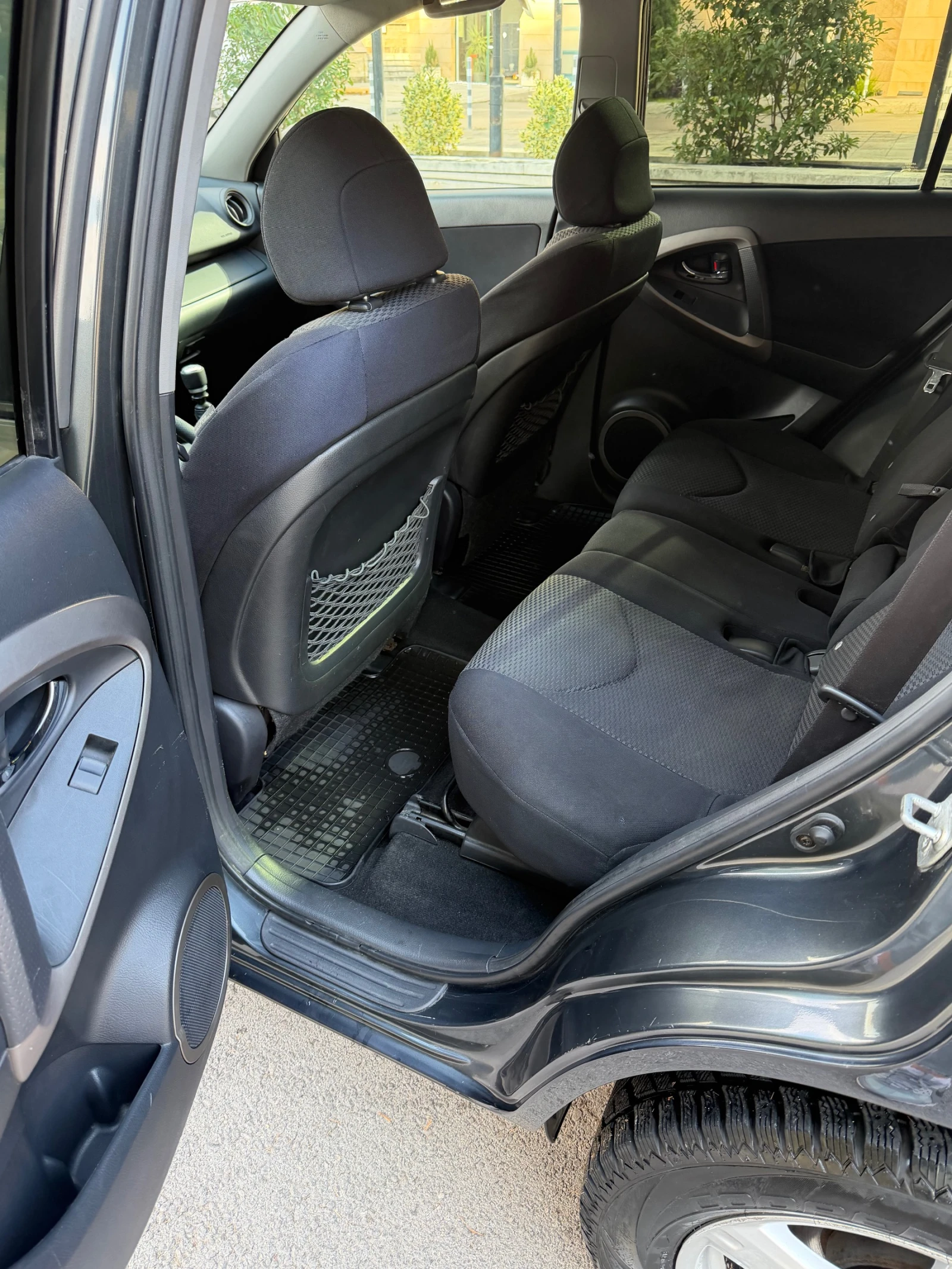 Toyota Rav4 2.2 , снимка 13 - Автомобили и джипове - 56152893