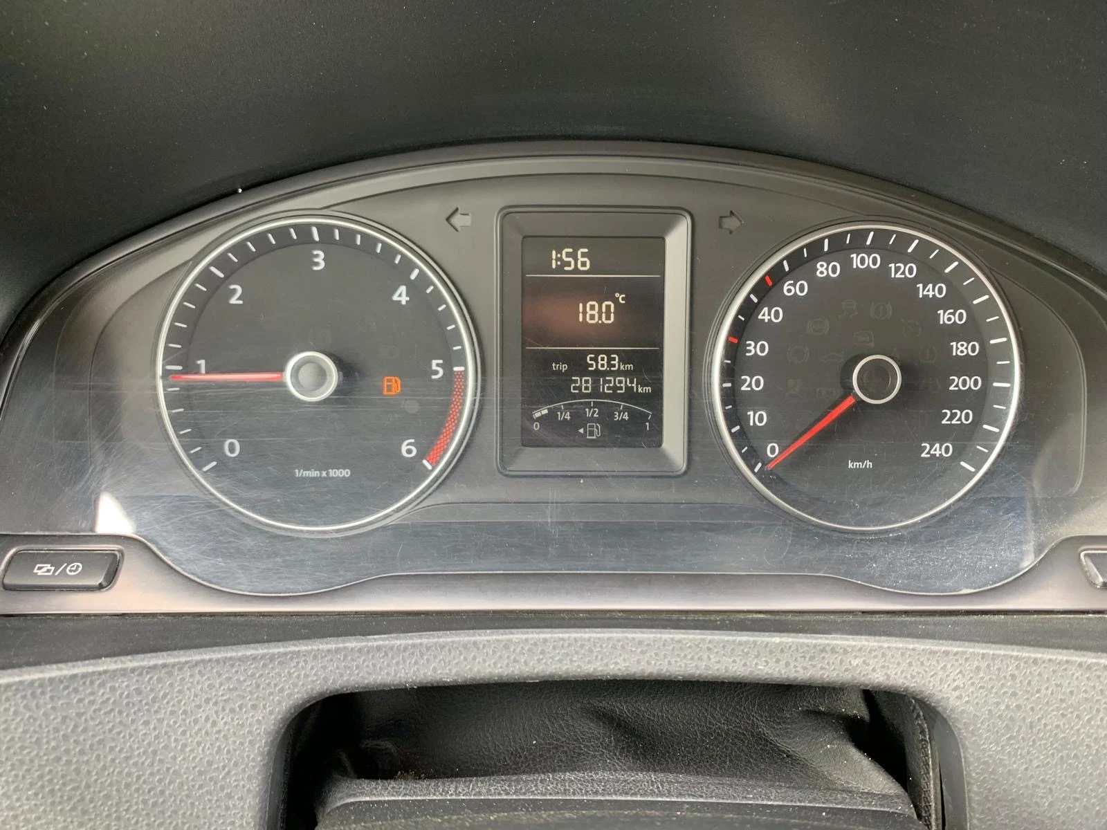VW T5 2.0 TDI 9 Местен Климатик EURO 5, снимка 11 - Бусове и автобуси - 54478548