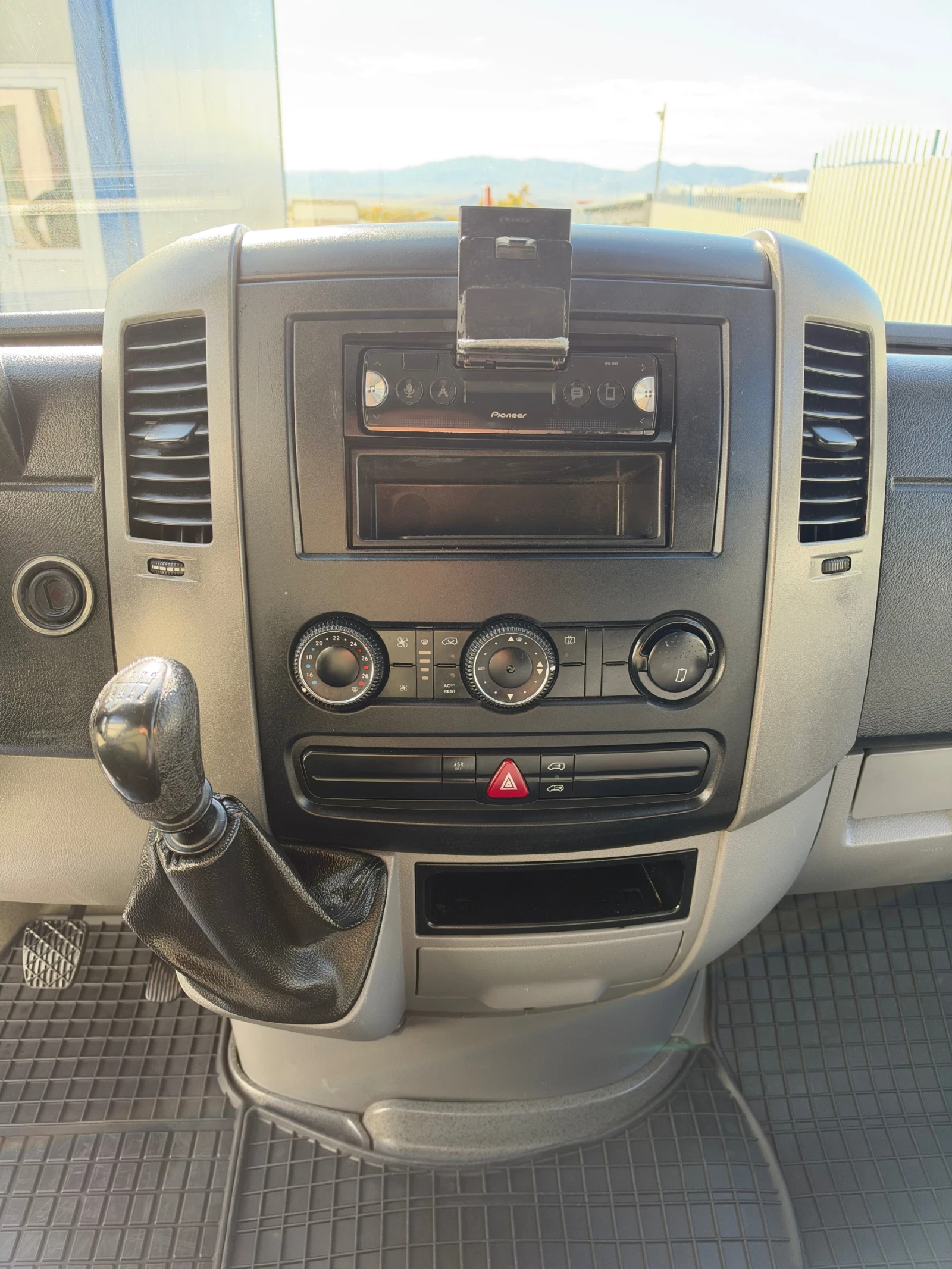 Mercedes-Benz Sprinter ОМ646  Климатроник  L1H1, снимка 16 - Бусове и автобуси - 56679591