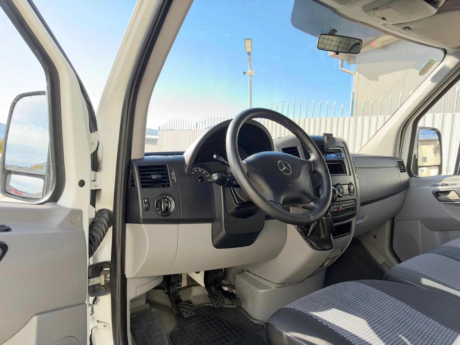 Mercedes-Benz Sprinter ОМ646  Климатроник  L1H1, снимка 13 - Бусове и автобуси - 56679591