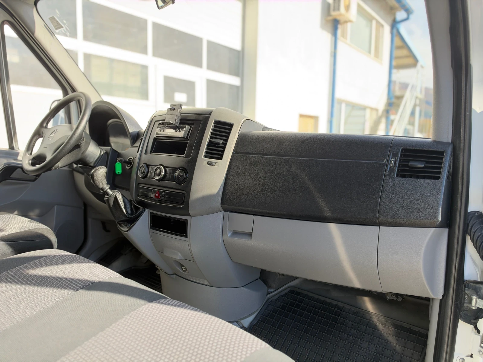 Mercedes-Benz Sprinter ОМ646  Климатроник  L1H1, снимка 15 - Бусове и автобуси - 56679591