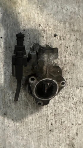 Дроселова Клапа за Fiat Grande Punto - 55195014, снимка 2 - Части - 53035911