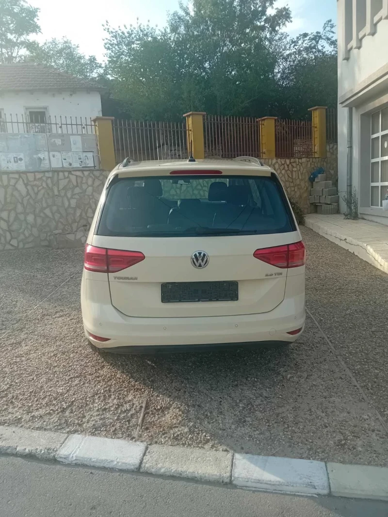 VW Touran, снимка 4 - Автомобили и джипове - 47405874