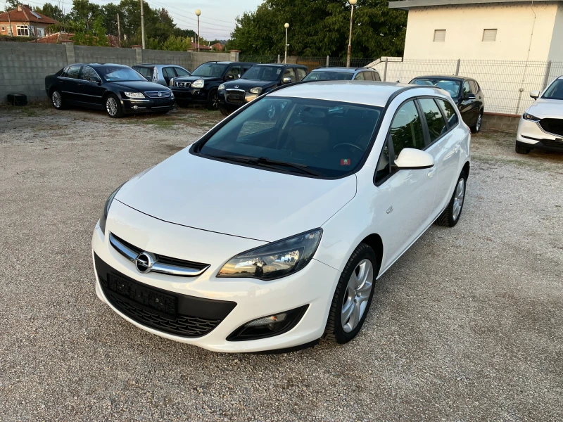 Opel Astra 1.6 CDTI, снимка 1 - Автомобили и джипове - 47452980