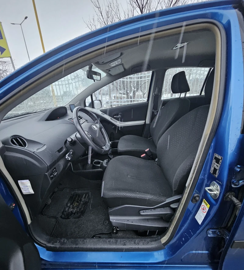 Toyota Yaris, снимка 14 - Автомобили и джипове - 48669584