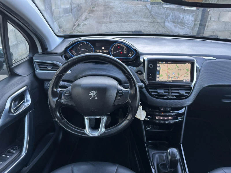 Peugeot 2008 1.6 Blue-HDi Allure, снимка 11 - Автомобили и джипове - 49580751