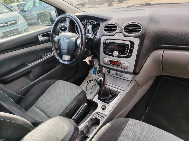 Ford Focus 1.6i 115кс. LPG, снимка 13 - Автомобили и джипове - 50489759