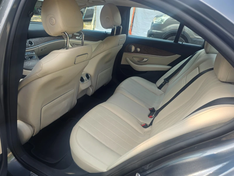 Mercedes-Benz E 300 4 Matic, снимка 8 - Автомобили и джипове - 52313980