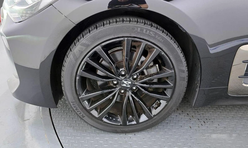 Kia Stinger 2.0 Turbo 2WD * НАЙ-ДОБРА ЦЕНА В БЪЛГАРИЯ* , снимка 5 - Автомобили и джипове - 51965146