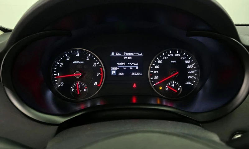 Kia Stinger 2.0 Turbo 2WD * НАЙ-ДОБРА ЦЕНА В БЪЛГАРИЯ* , снимка 8 - Автомобили и джипове - 51965146