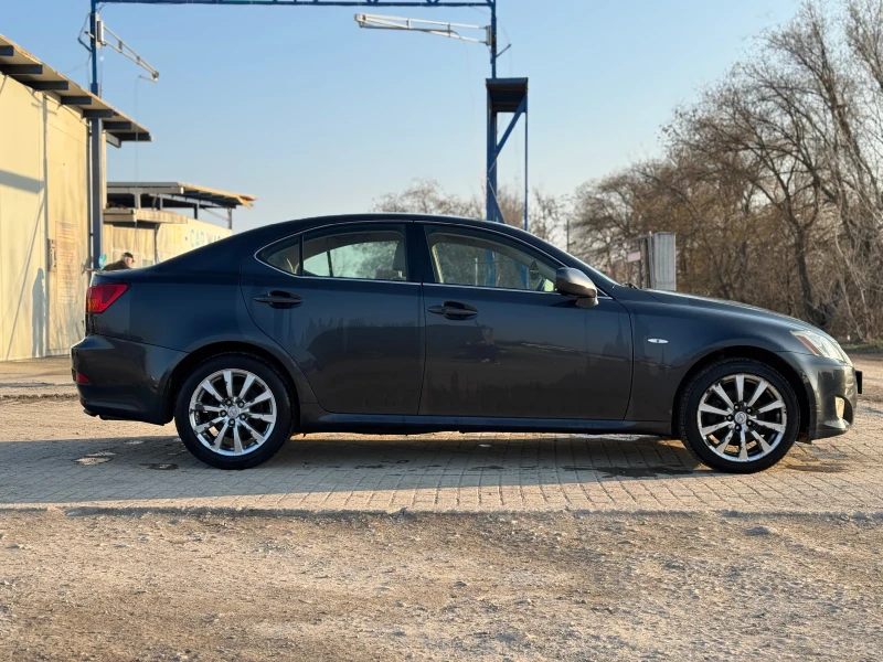 Lexus IS 220d 220d, снимка 4 - Автомобили и джипове - 52540771