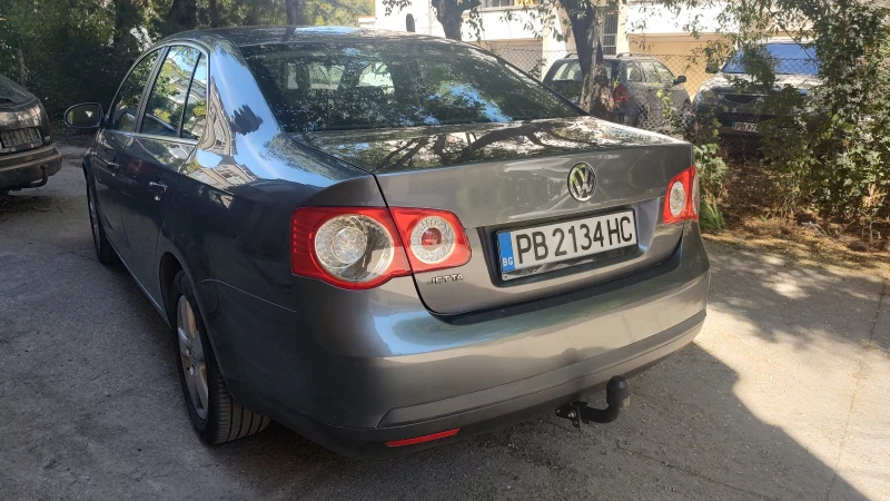 VW Jetta 1.6 102 К.С, снимка 5 - Автомобили и джипове - 53598078