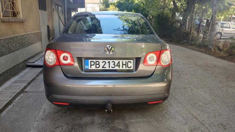 VW Jetta 1.6 102 К.С, снимка 7 - Автомобили и джипове - 53598078