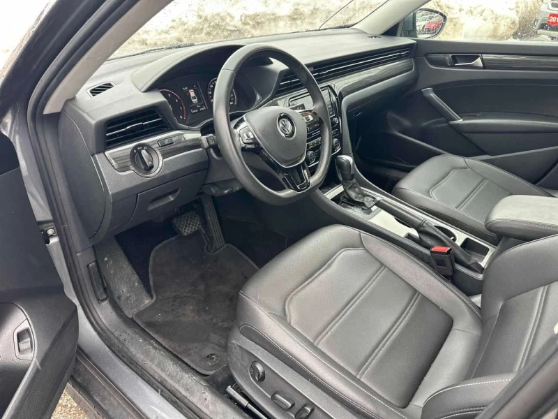 VW Passat * Highline * CARFAX * ПАНО * ПОДГРЕВИ * KEYLESS * , снимка 5 - Автомобили и джипове - 53597950