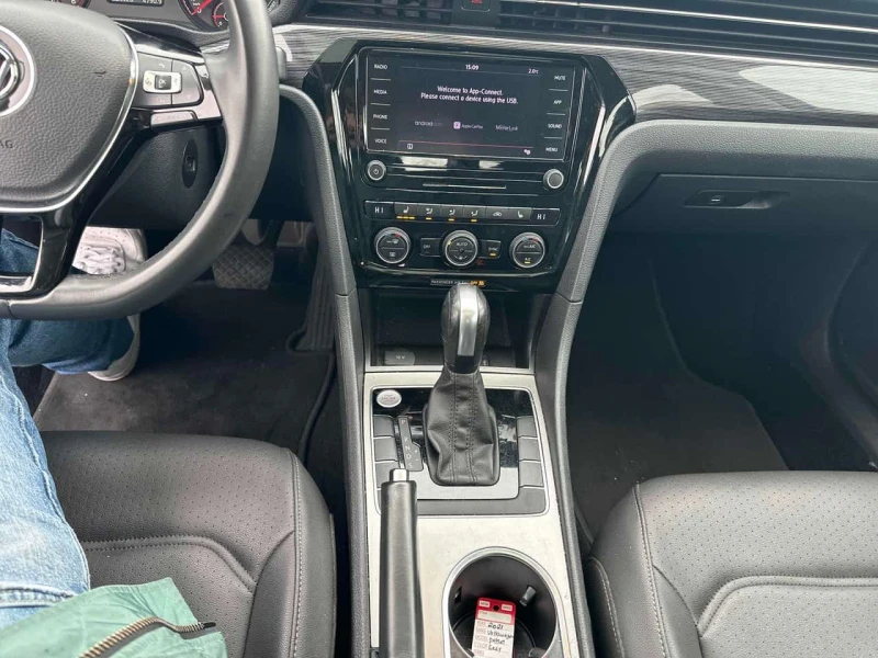 VW Passat * Highline * CARFAX * ПАНО * ПОДГРЕВИ * KEYLESS * , снимка 9 - Автомобили и джипове - 53597950