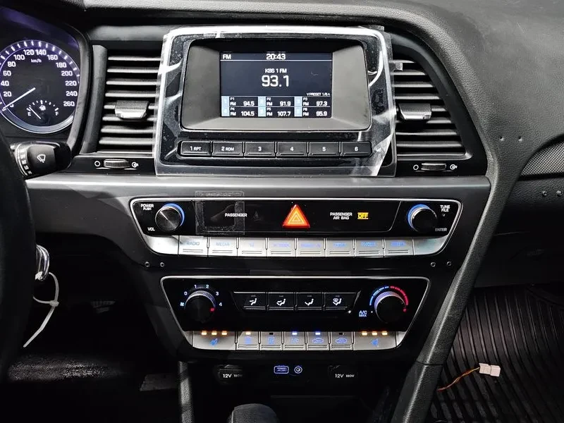 Hyundai Sonata 2.0 Style, снимка 14 - Автомобили и джипове - 53771254