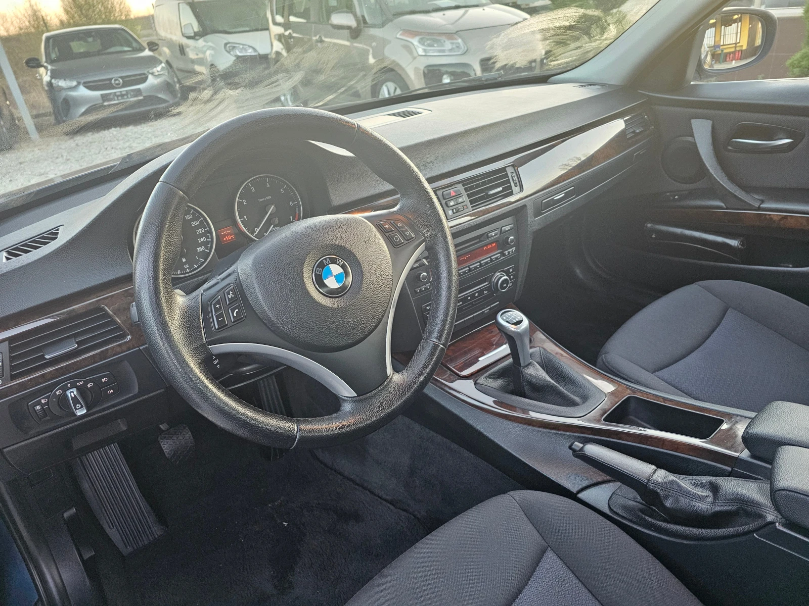 BMW 318 2.0 БЕНЗИН ! ! FACELIFT | Mobile.bg — изображение 12