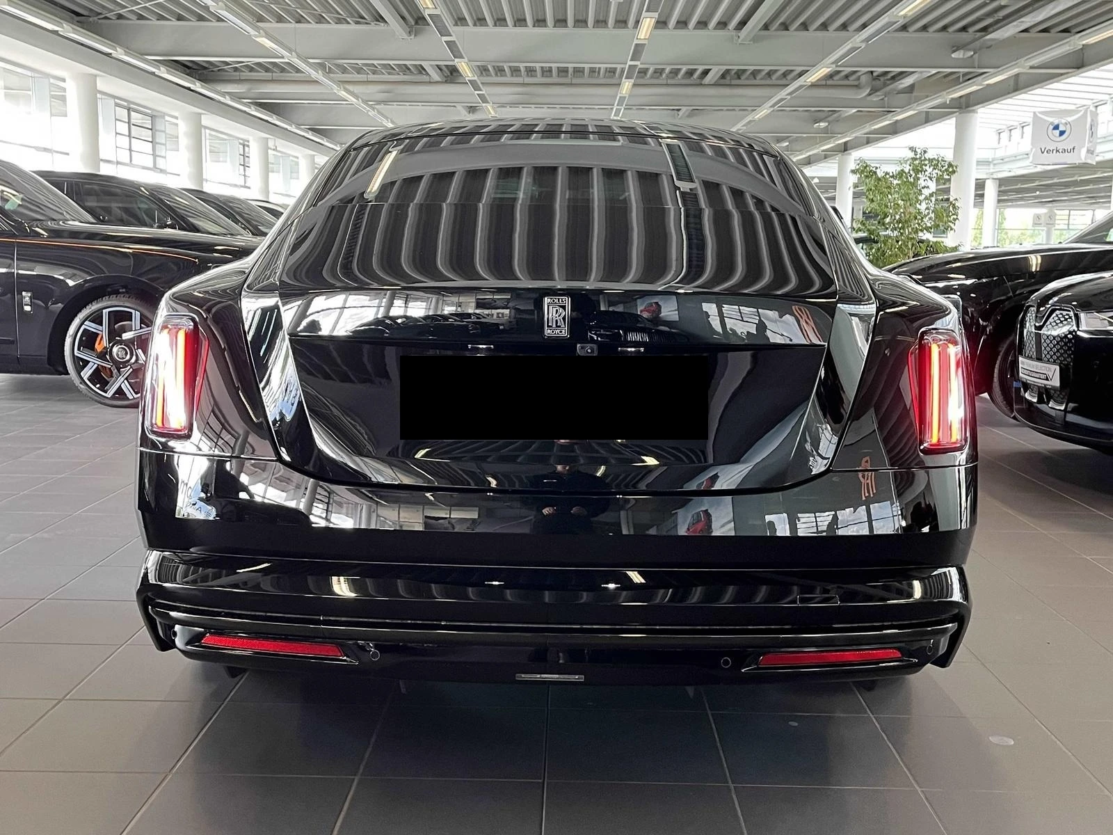 Rolls-Royce Spectre BLACK BADGE - изображение 5