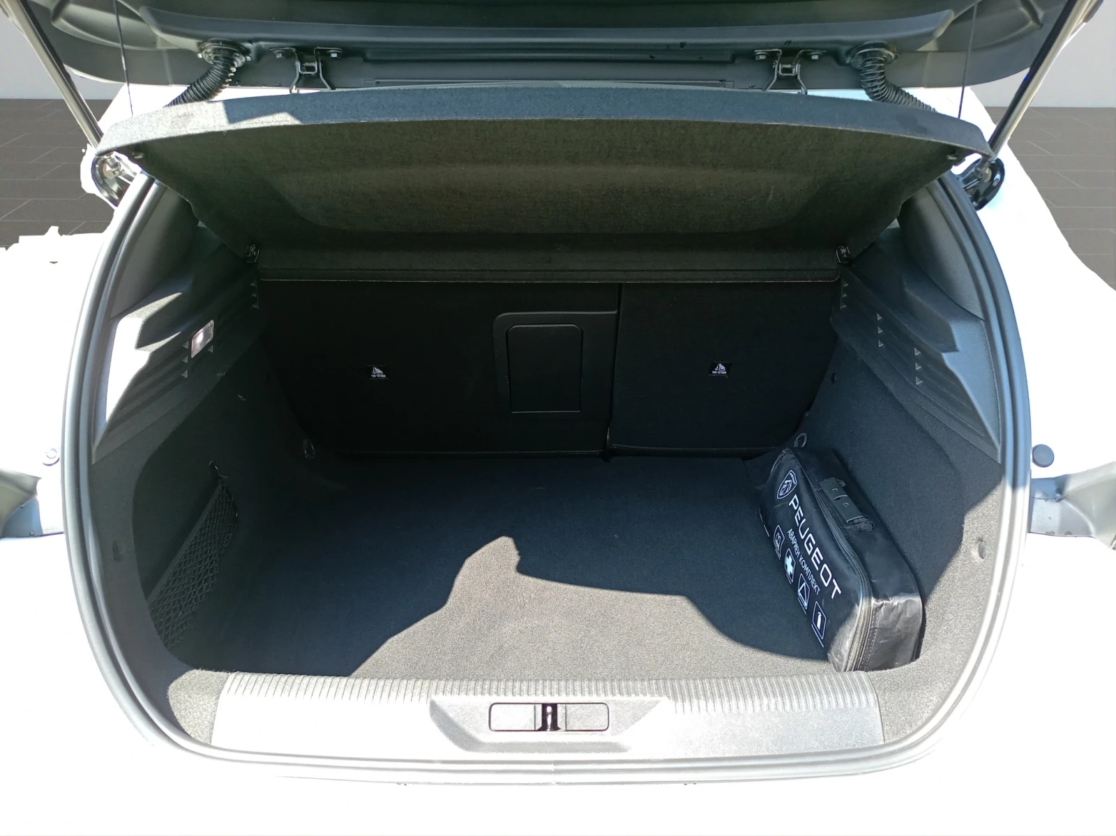 Peugeot 308 GT 1, 2 PureTech 130 EAT8 EURO 6 - изображение 9
