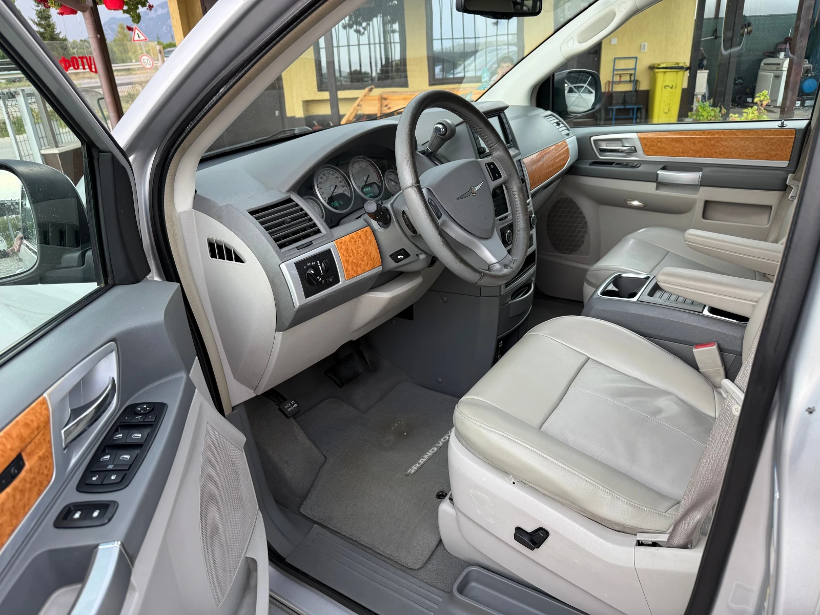 Chrysler Gr.voyager 2.8 D 7 МЕСТА !! АВТОМАТ !! НАВИ !! - изображение 10
