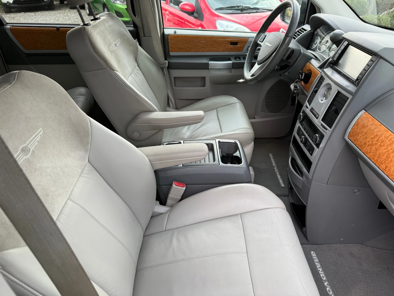 Chrysler Gr.voyager 2.8 D 7 МЕСТА !! АВТОМАТ !! НАВИ !! - изображение 9