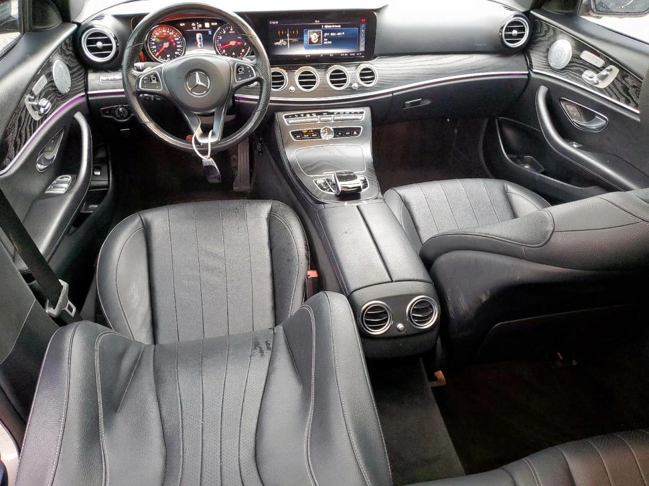 Mercedes-Benz E 300 4MATIC - изображение 8