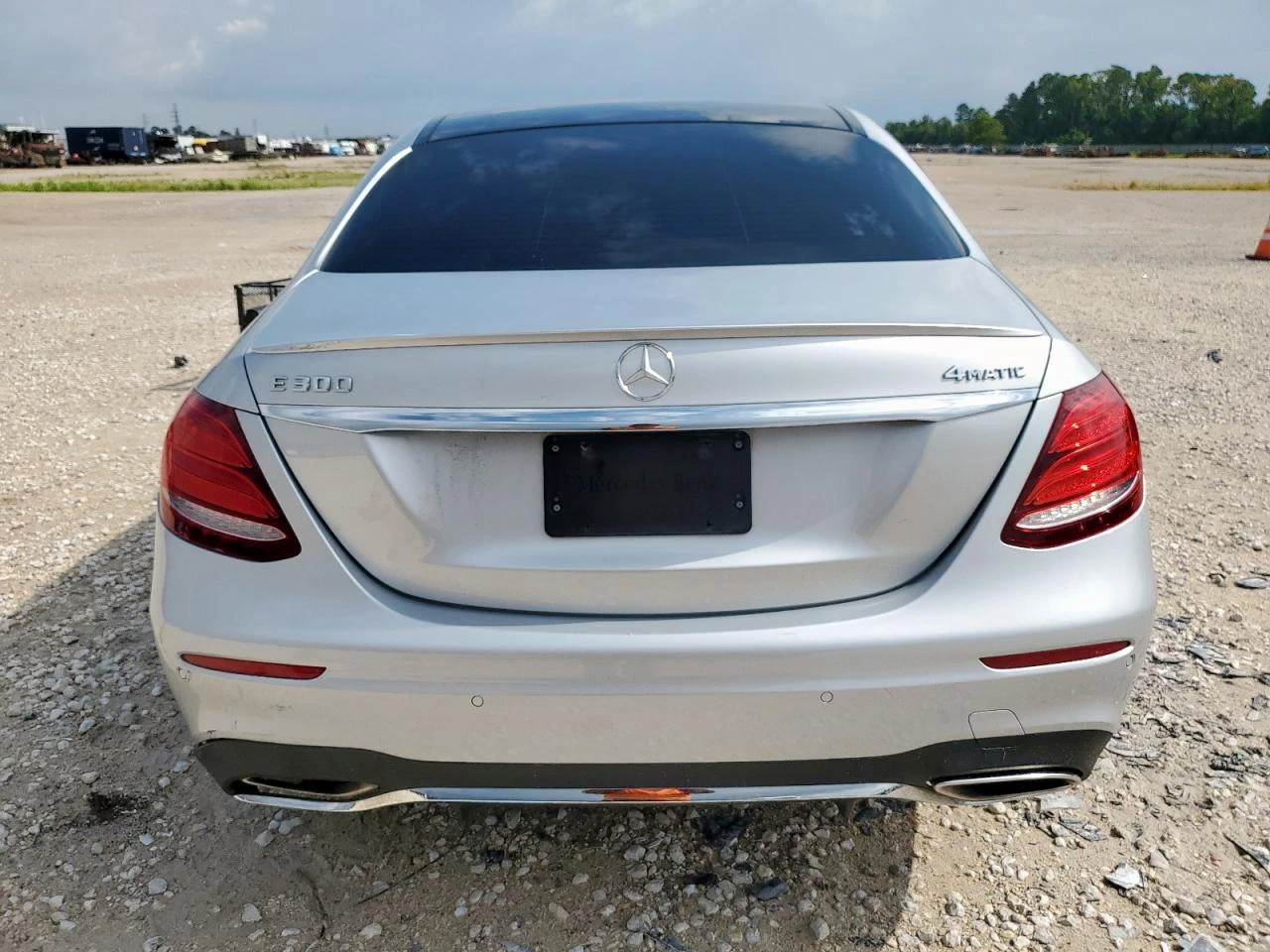 Mercedes-Benz E 300 4MATIC - изображение 6