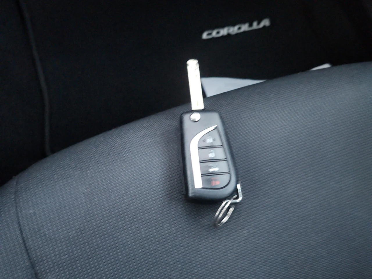 Toyota Corolla * АВТО КРЕДИТ* ЦЕНА ДО БГ * Сервизна история *  - изображение 10