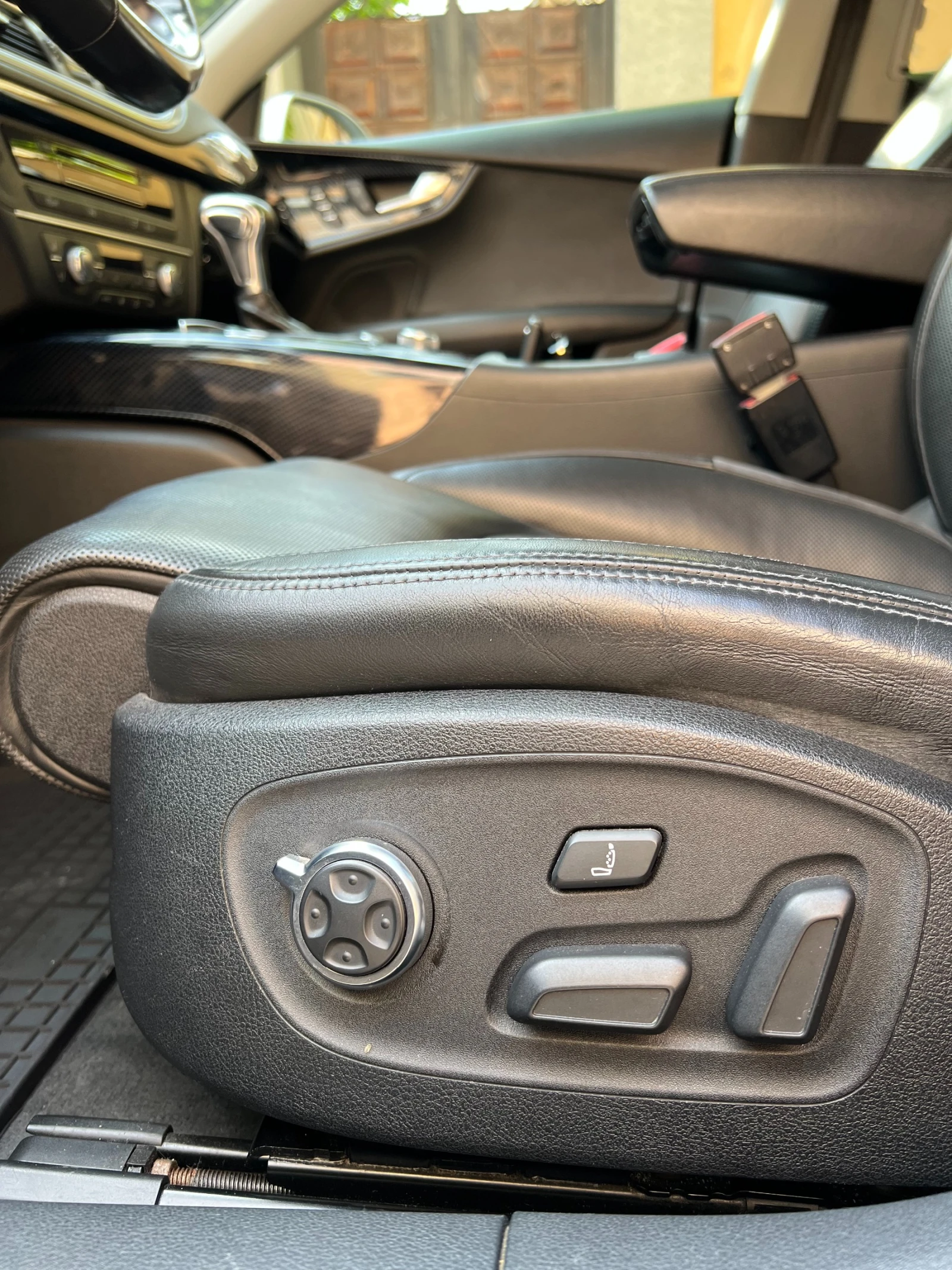 Audi A7 S-package* Distronik * camera * navi * massage | Mobile.bg   14