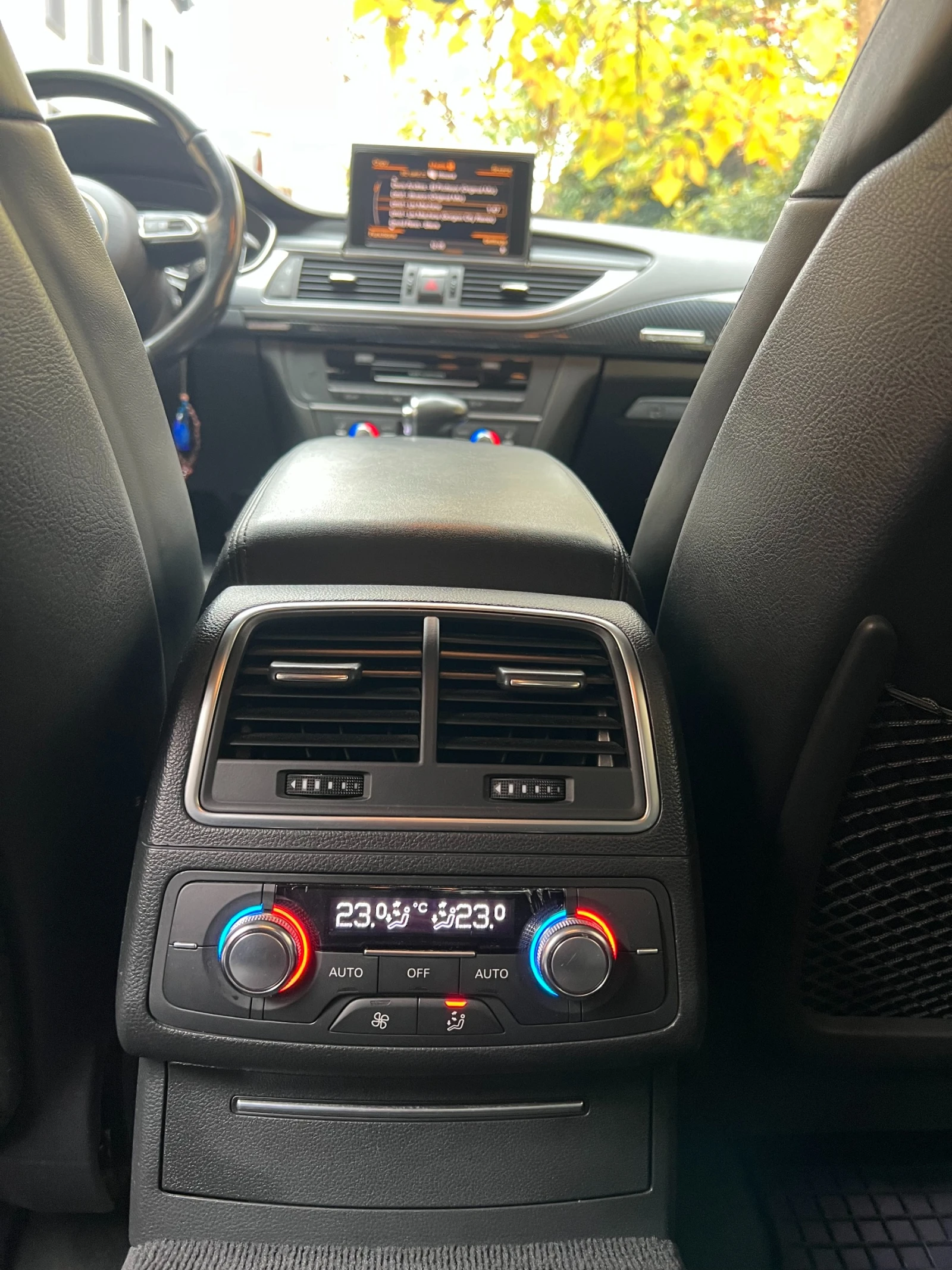 Audi A7 S-package* Distronik * camera * navi * massage | Mobile.bg   15