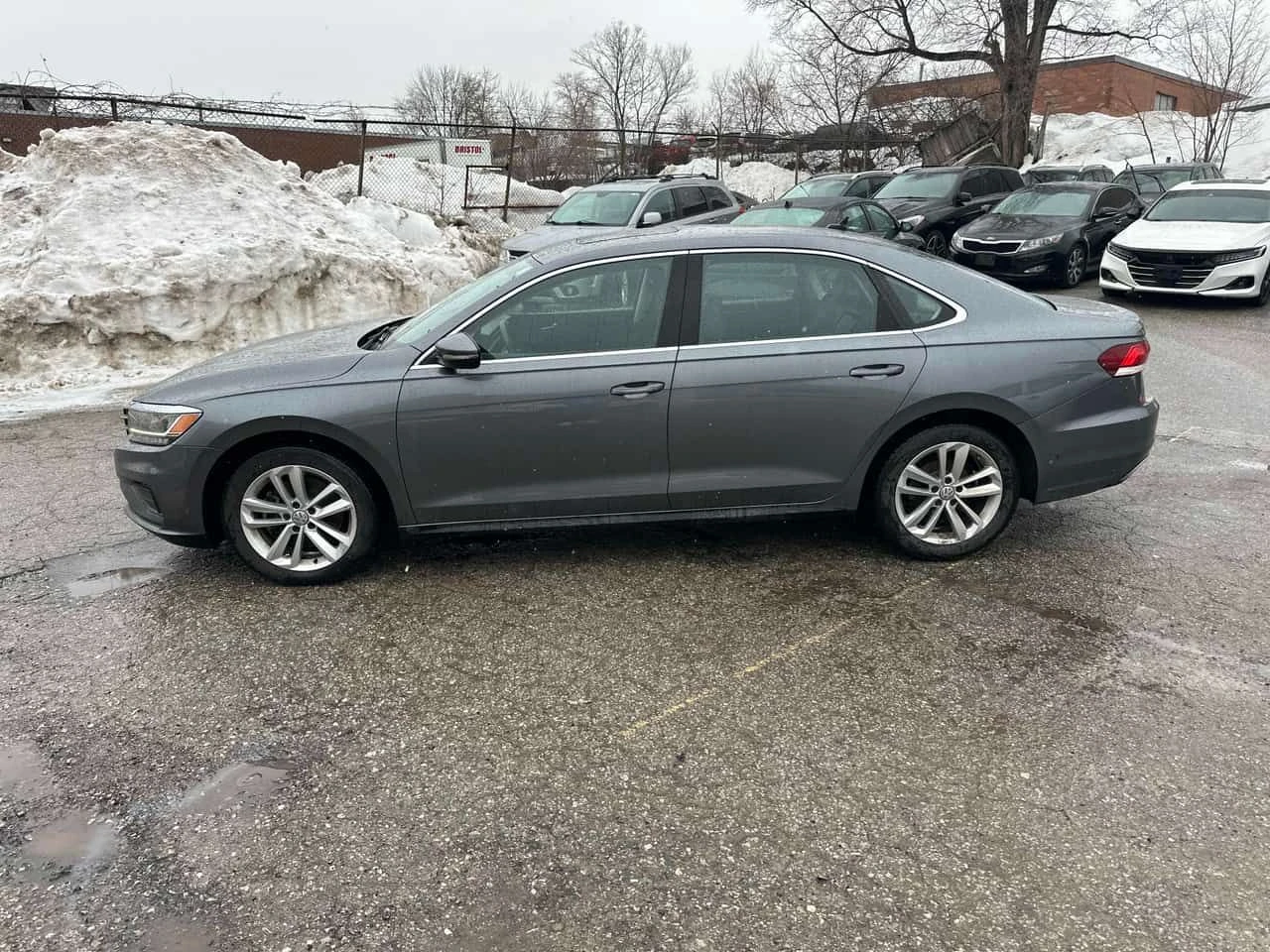 VW Passat * Highline * CARFAX * ПАНО * ПОДГРЕВИ * KEYLESS *  - изображение 2