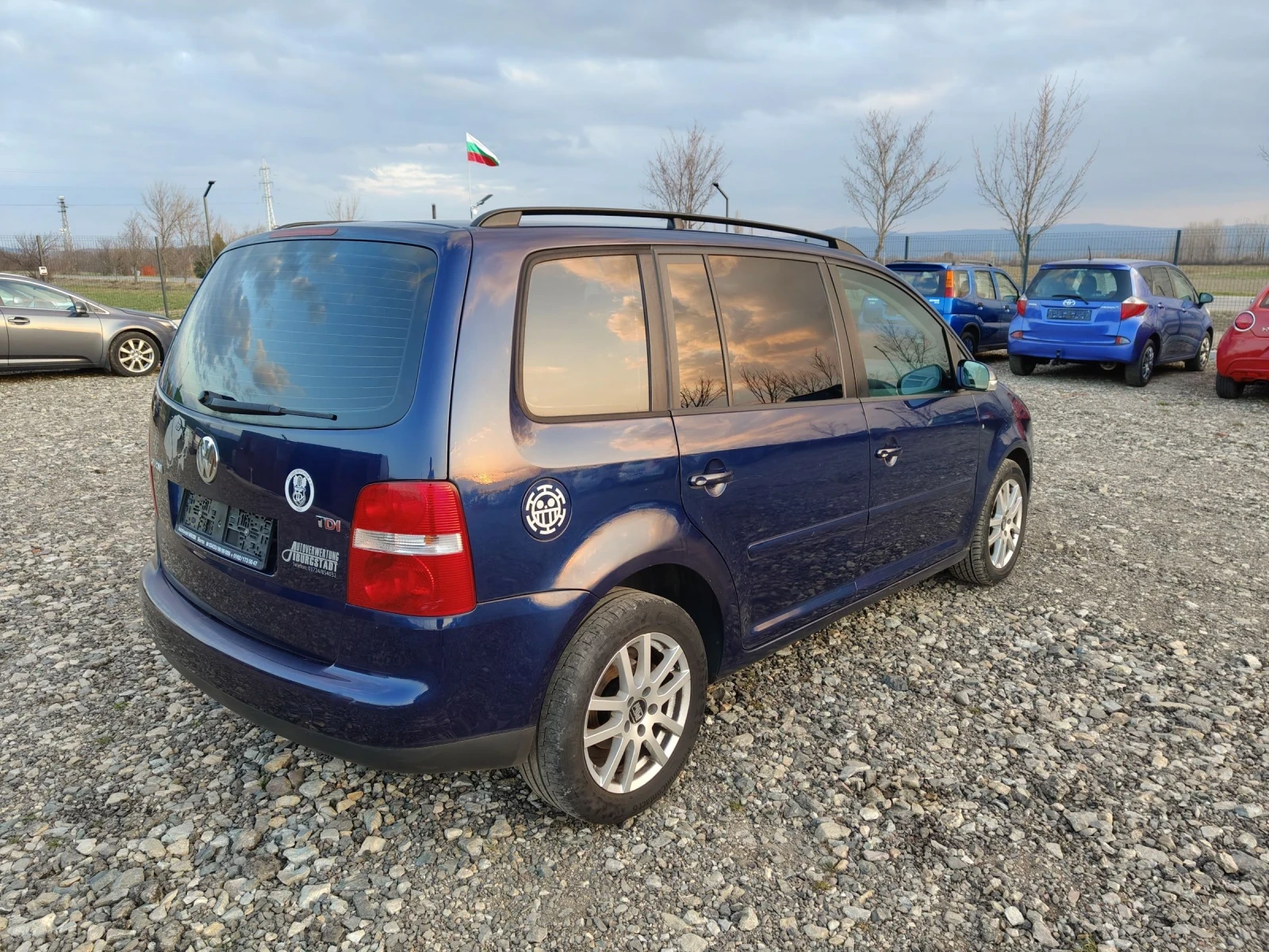 VW Touran 2.0 136, снимка 6 - Автомобили и джипове - 53849755