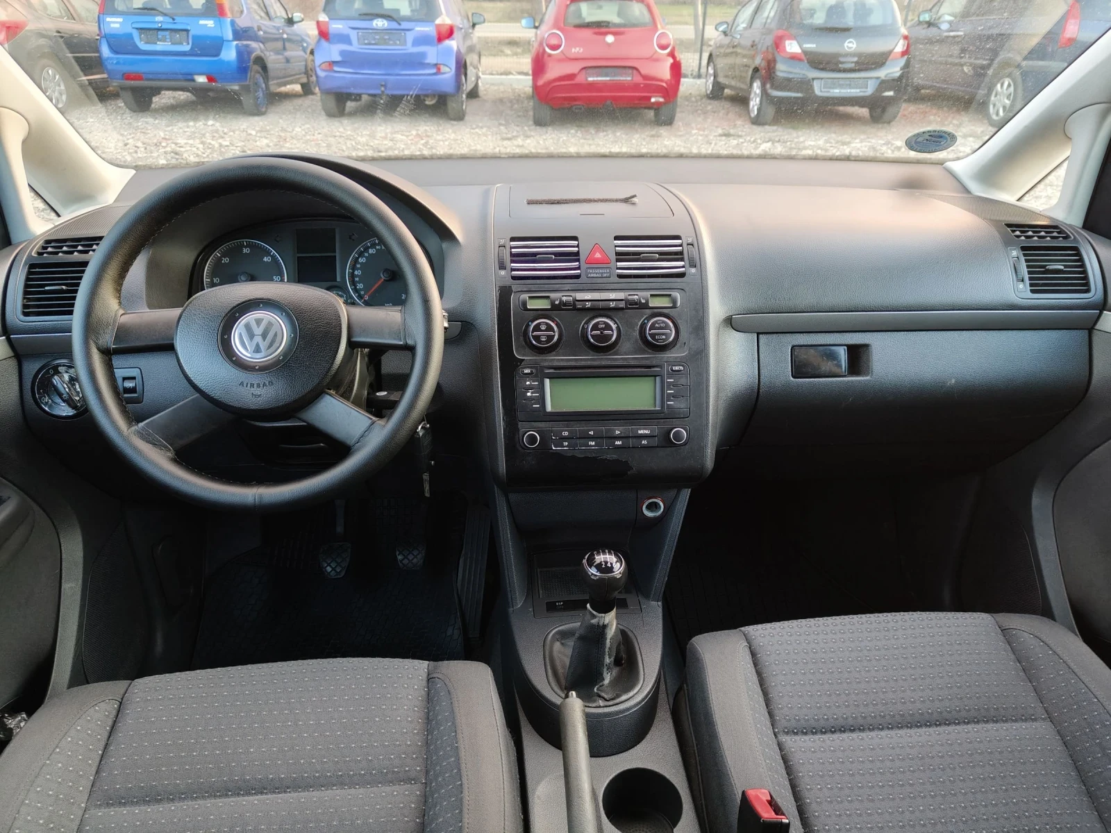 VW Touran 2.0 136, снимка 9 - Автомобили и джипове - 53849755