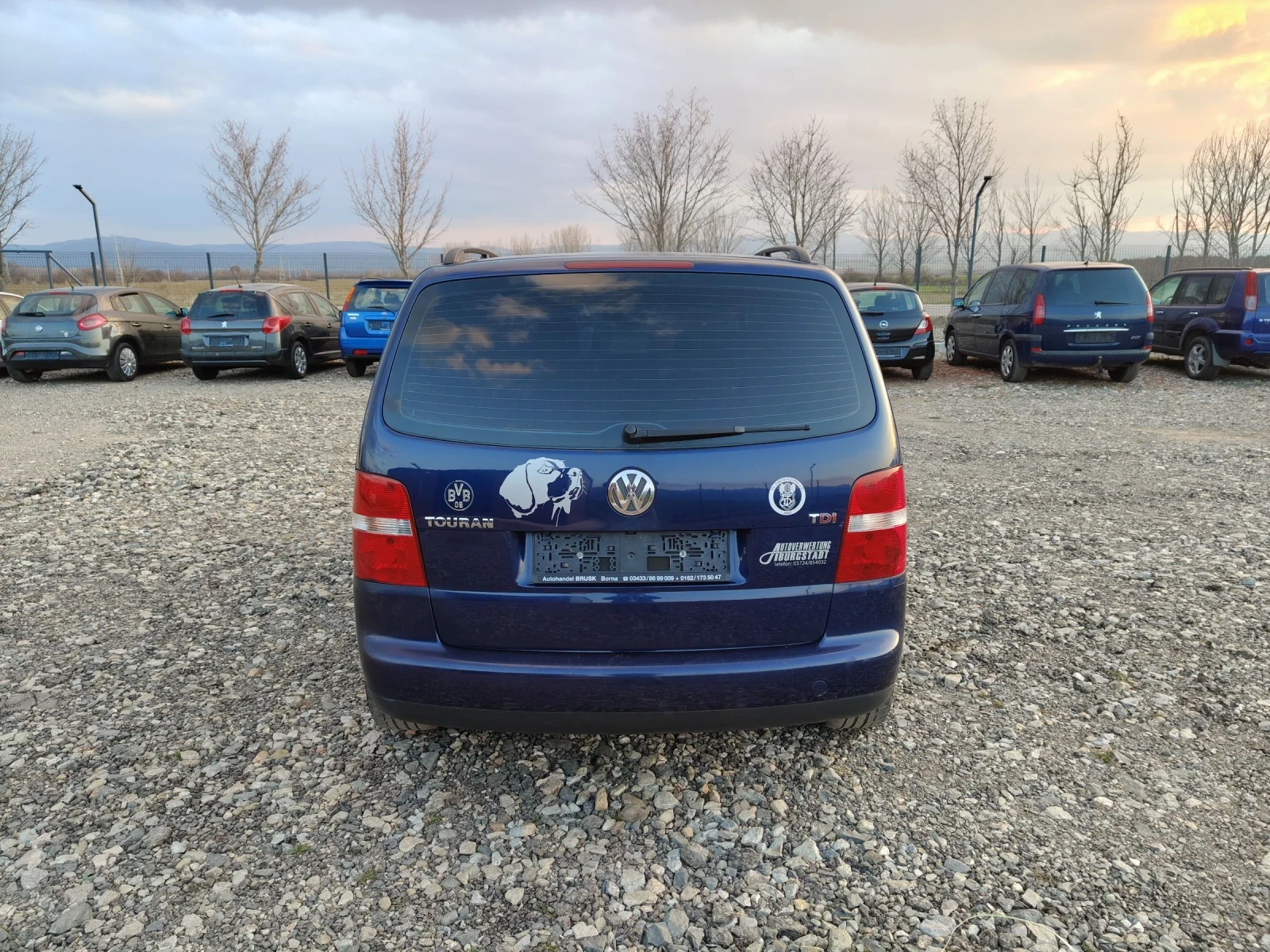 VW Touran 2.0 136, снимка 5 - Автомобили и джипове - 53849755