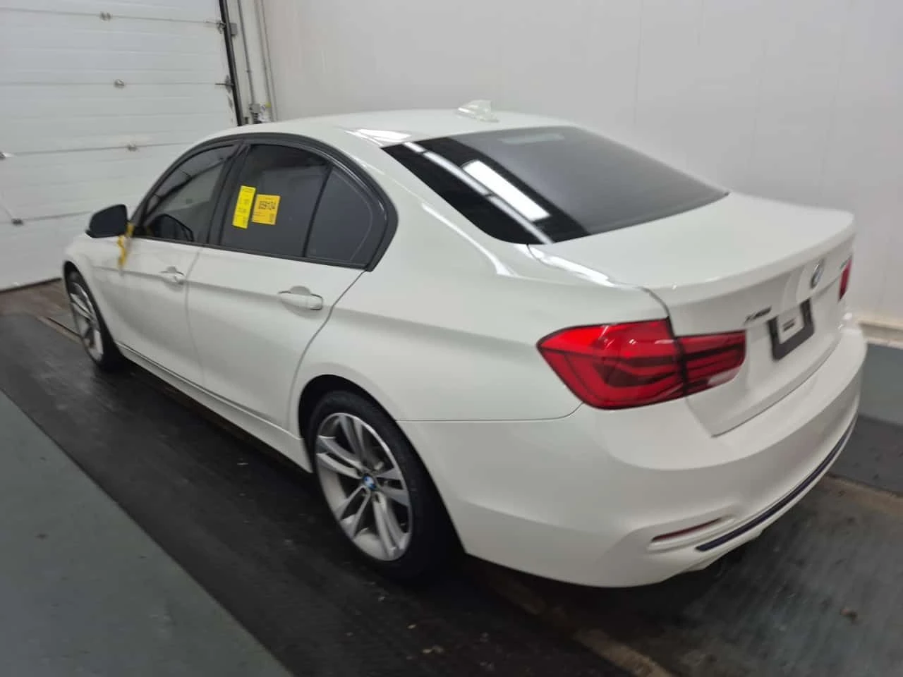 BMW 330 * XDRIVE* * ЗАДНА КАМЕРА* * ПОДГРЕВ* , снимка 4 - Автомобили и джипове - 54157590