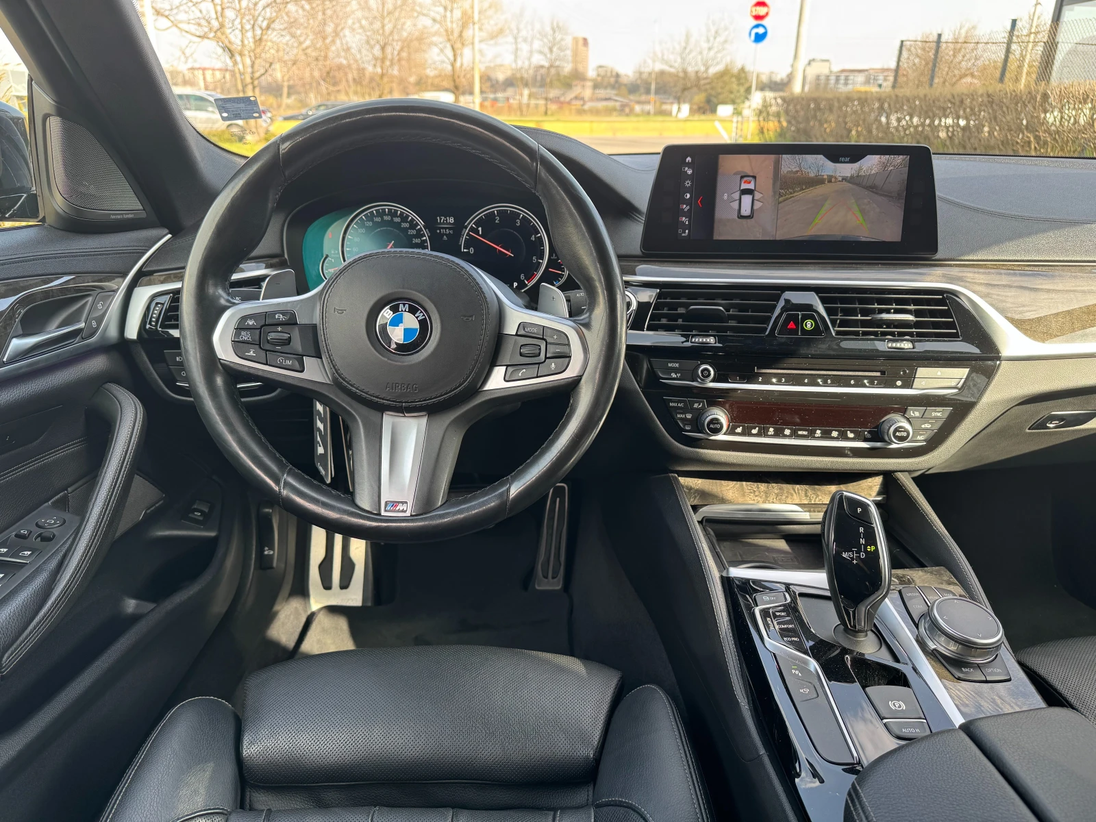 BMW 530 M-pack / X drive, снимка 6 - Автомобили и джипове - 54335945