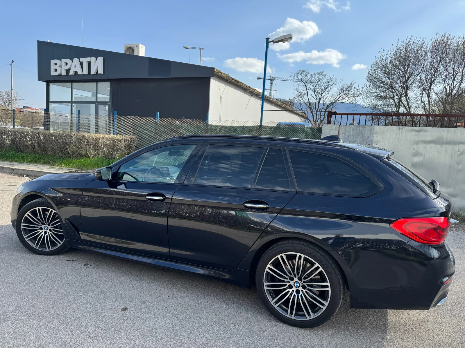 BMW 530 M-pack / X drive, снимка 3 - Автомобили и джипове - 54335945
