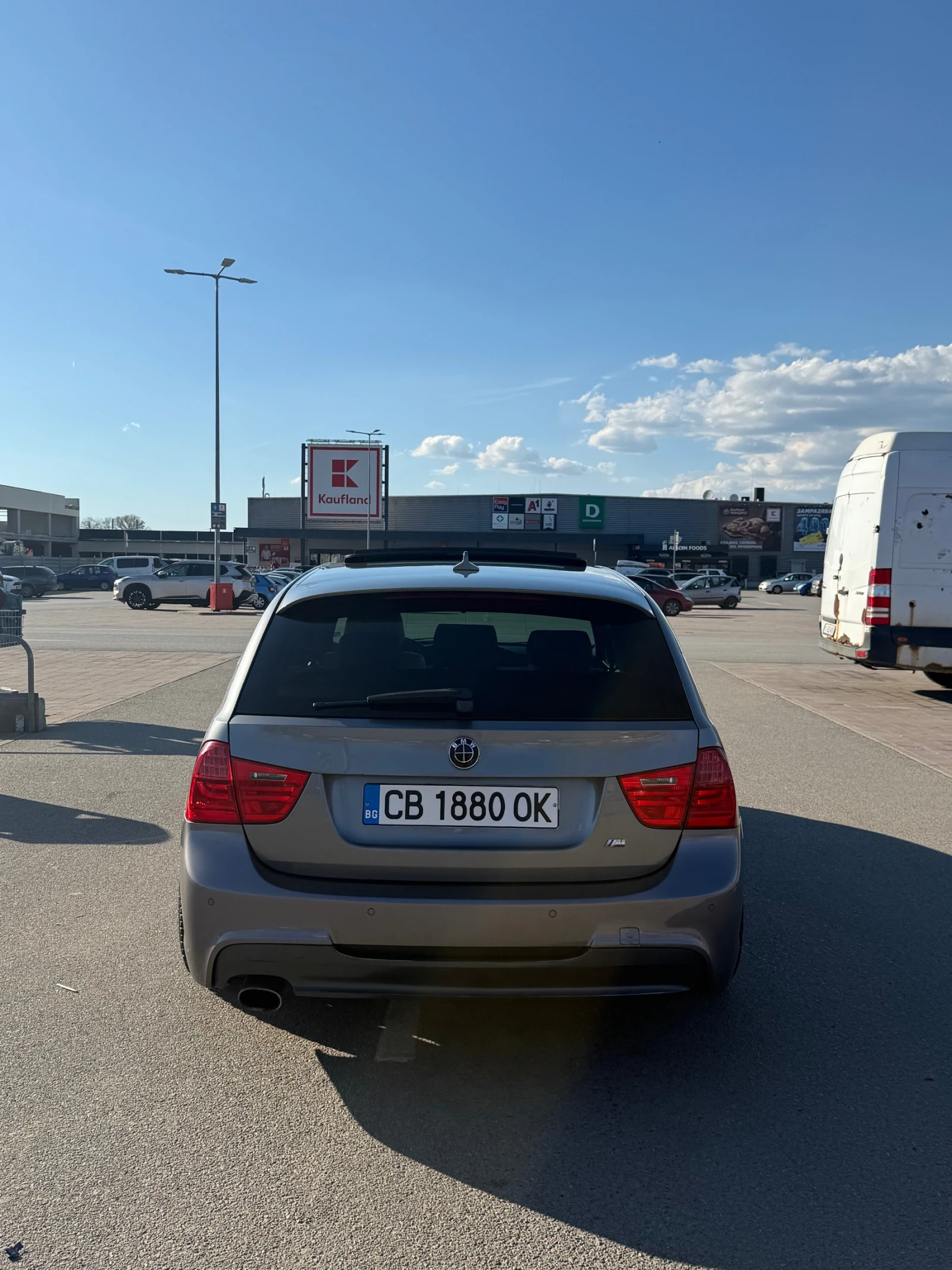 BMW 320 ПРОДАВАМ ЛИЧНИЯ СИ АВТОМОБИЛ ЗАСЛУЖАВА ДА СЕ ВИДИ!, снимка 4 - Автомобили и джипове - 54246491