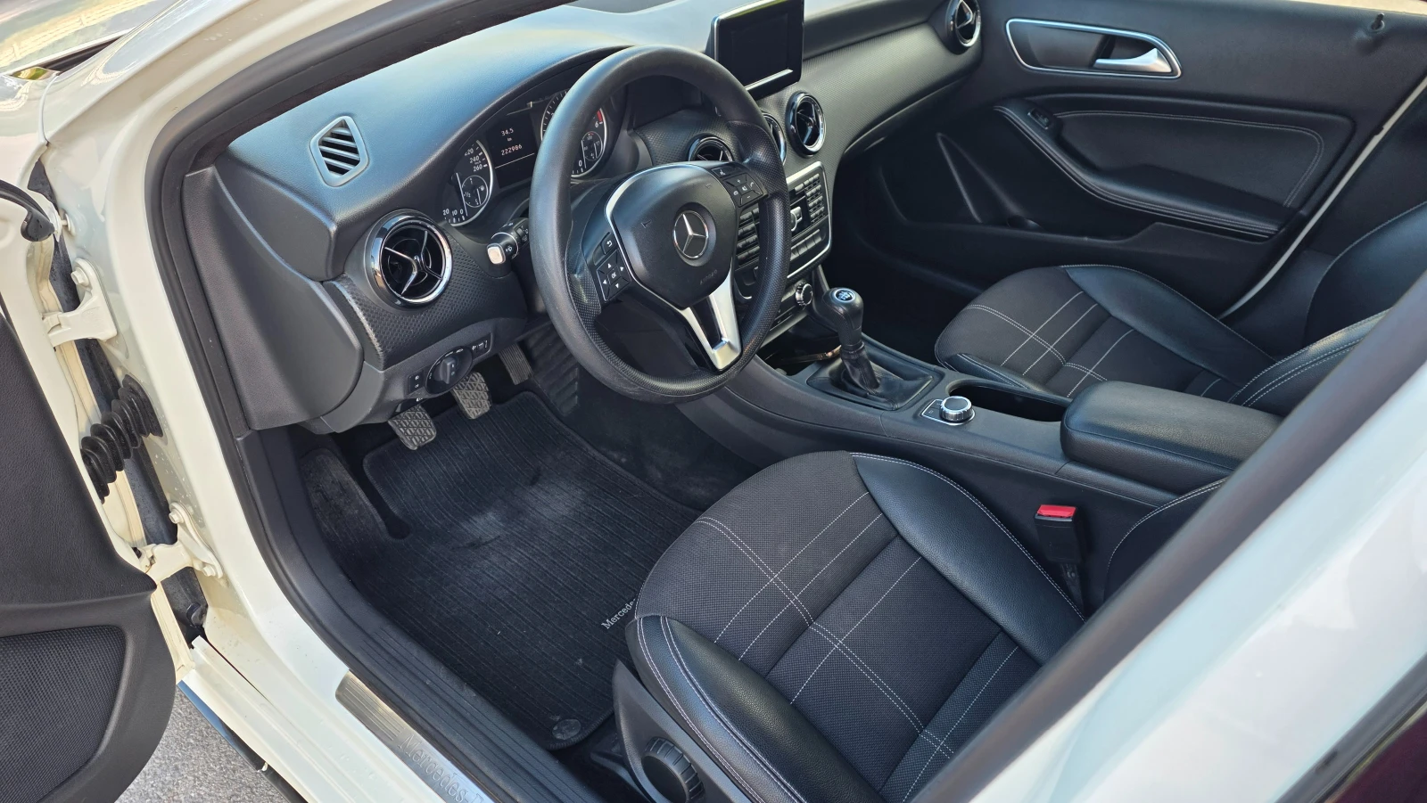 Mercedes-Benz A 180 AMG, снимка 10 - Автомобили и джипове - 54659926