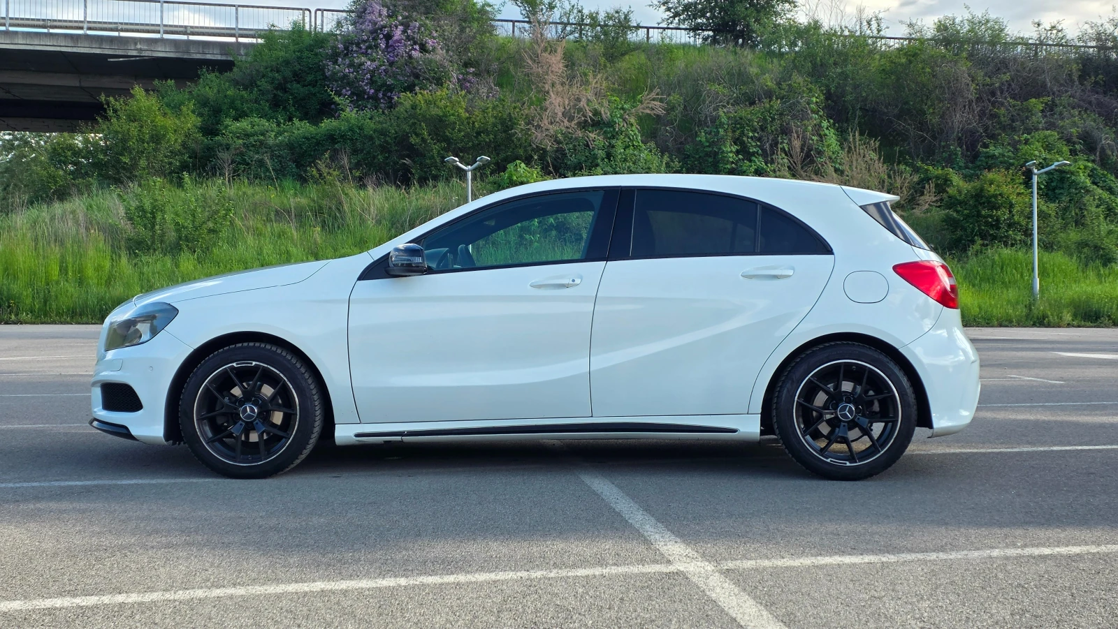 Mercedes-Benz A 180 AMG, снимка 3 - Автомобили и джипове - 54659926