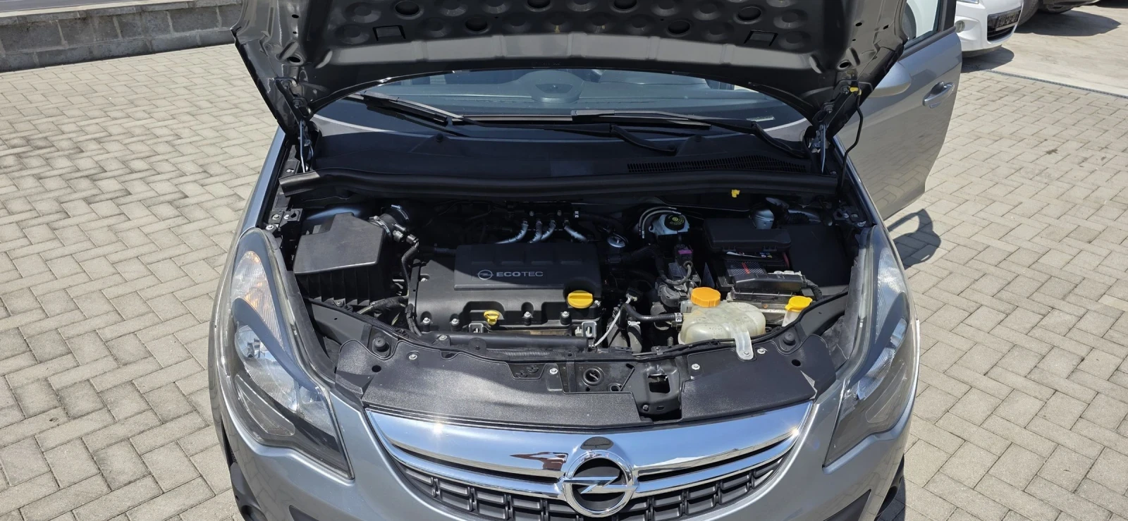 Opel Corsa 1.2GPL-85 GAZ, снимка 12 - Автомобили и джипове - 55330859