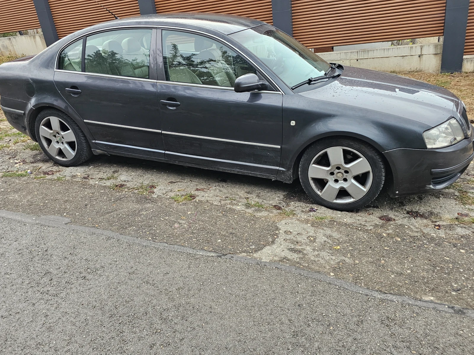 Skoda Superb 2800, снимка 2 - Автомобили и джипове - 55598238