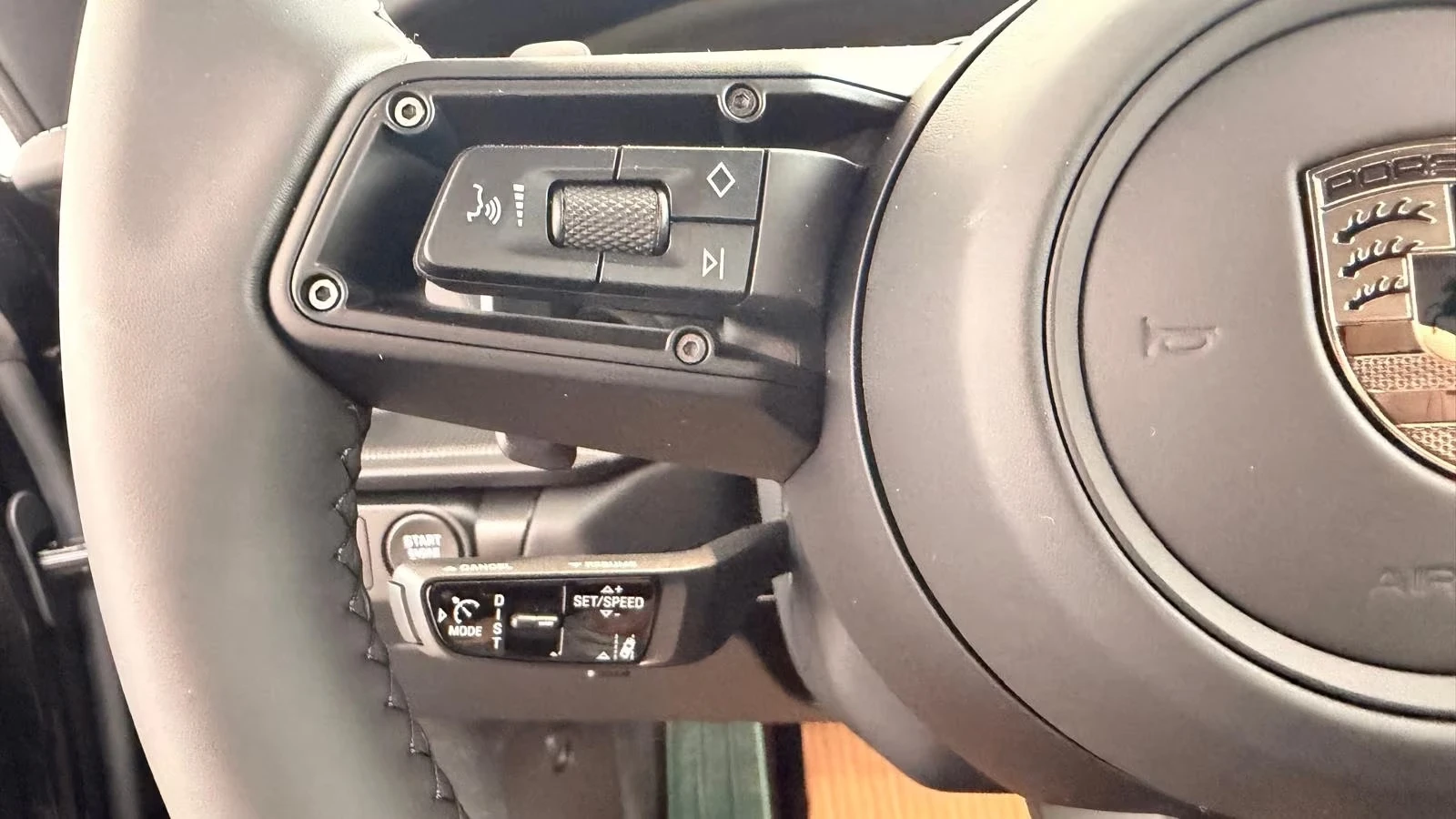 Porsche 911 992.2 TURBO S CABRIO LIFT-SYSTEM KERAMIK BURMESTER, снимка 12 - Автомобили и джипове - 55645452